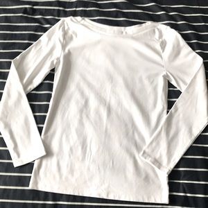 Long-sleeved white tee